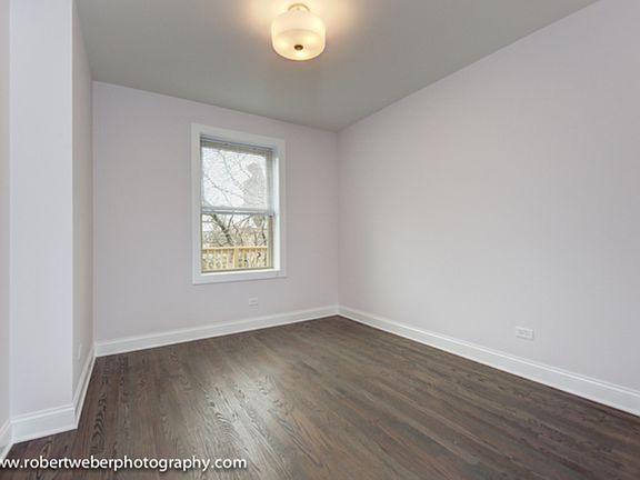 5th image of 2329 W Barry Ave APT 1
