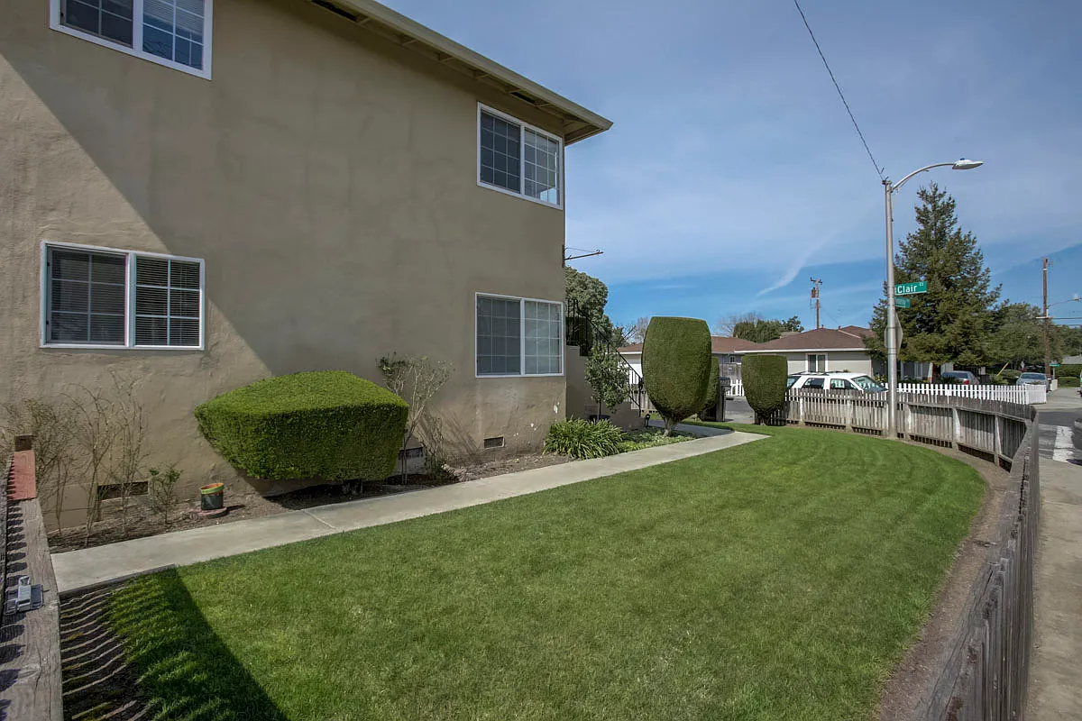 2 bed, 1.0 bath, 700 sqft, $2,295 — Photo 3