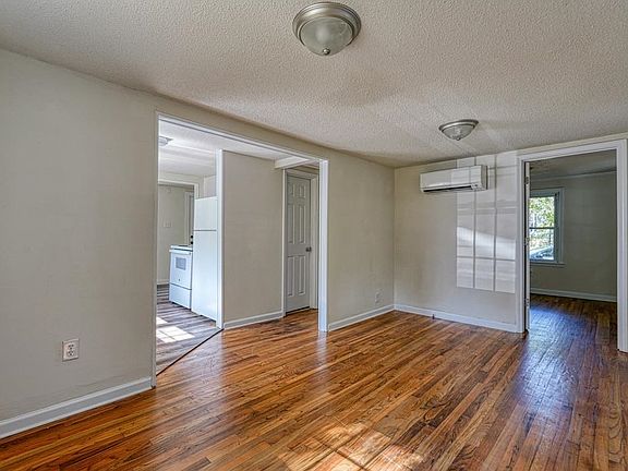 3rd image of 311 Spruce St