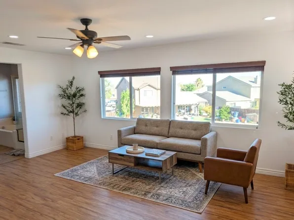 542 Suncup Cir, Hemet, CA 92543
