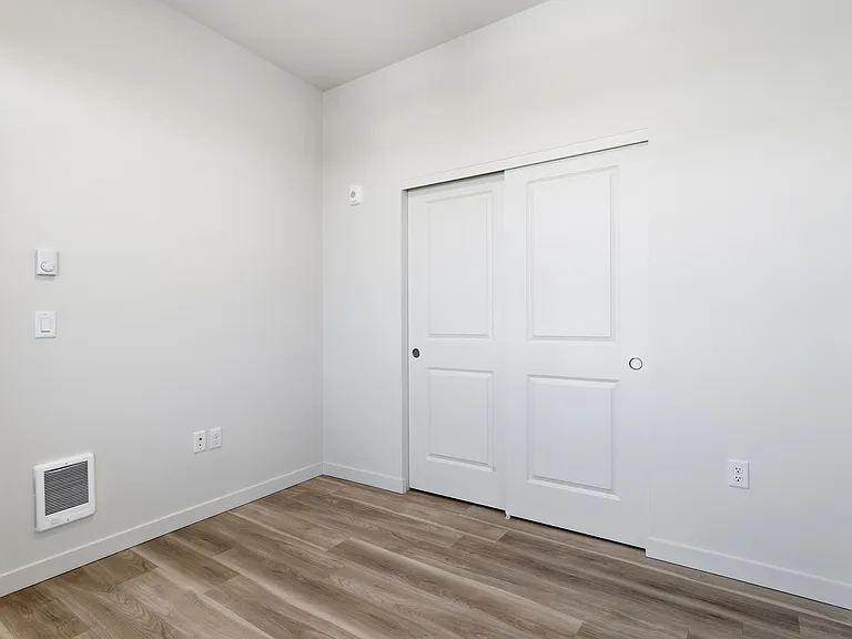 Evergreen Peak Apartments — Photo 31