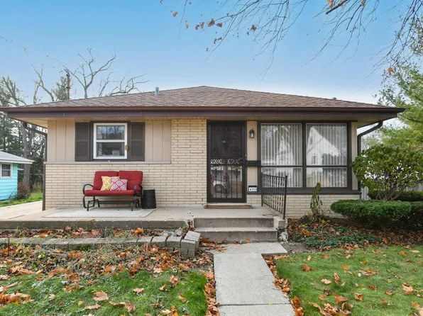 4113 West Kiehnau AVENUE, Milwaukee, WI 53209