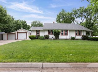 923 W 6th St, Ottawa, KS 66067