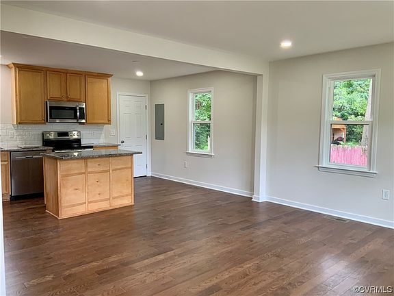 4th image of 31251 Sadie Ln