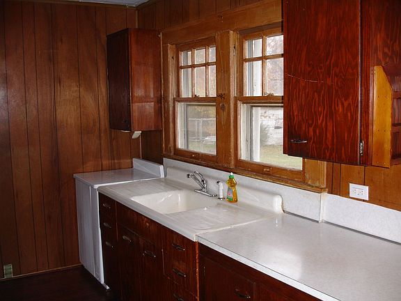 Huge Eat in Kitchen!