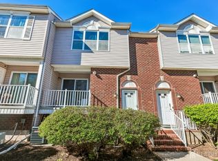544 Great Beds Ct, Perth Amboy, NJ 08861