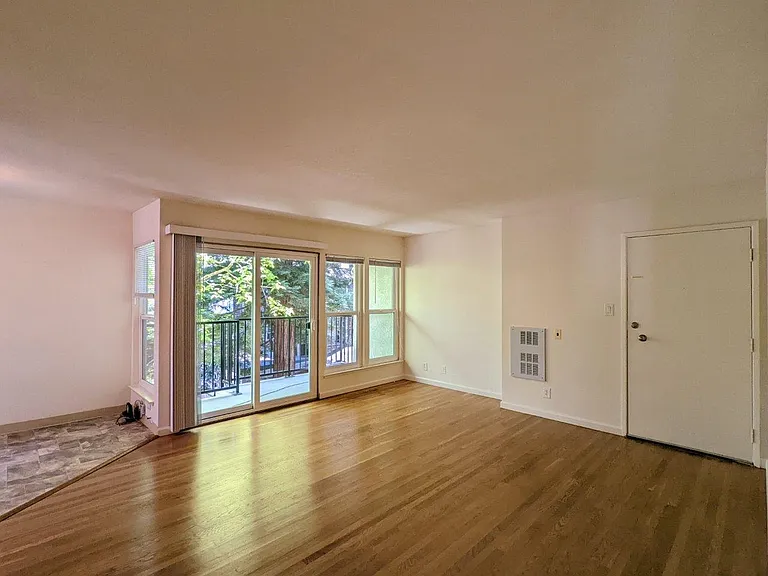 Vanguard Apartments — Photo 13