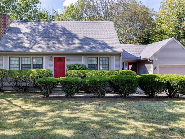 367 Chestnut Hill Rd, Glocester, RI 02814