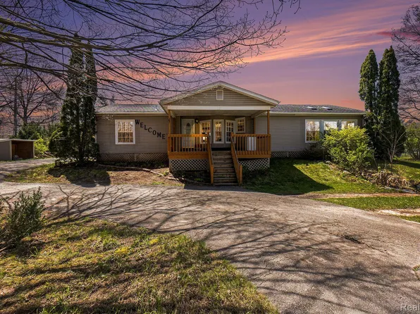 4210 White Lake Rd, White Lake, MI 48383