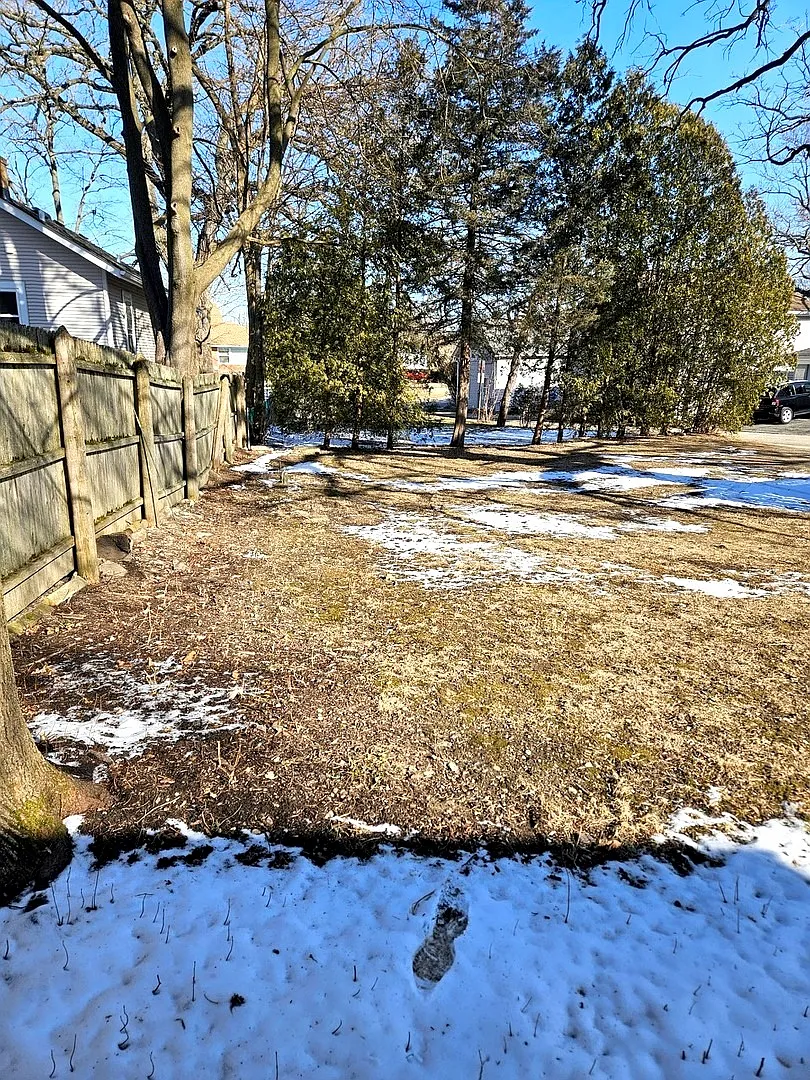 1 Burtis Ave photo 1