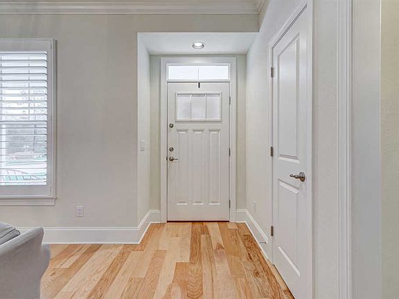 4th image of 1724 Cottage Rose Ln