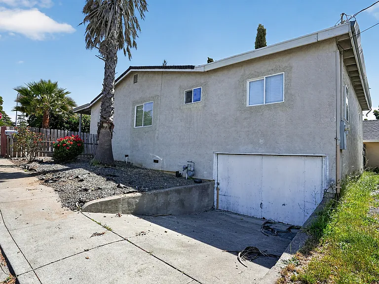901 Benicia Rd #A — Photo 2