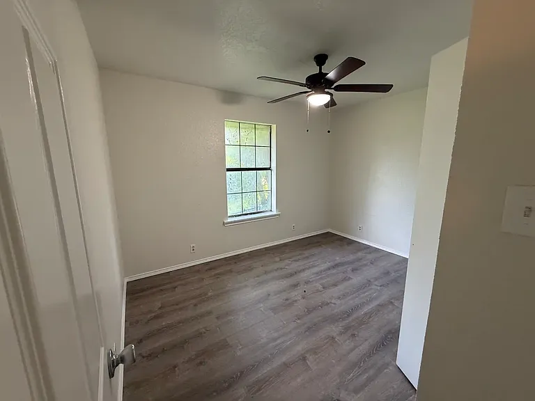 781 Hardeman — Photo 3