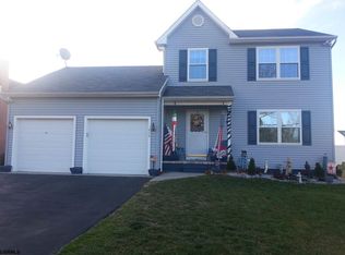 458 N Brewster Rd E, Vineland, NJ 08361