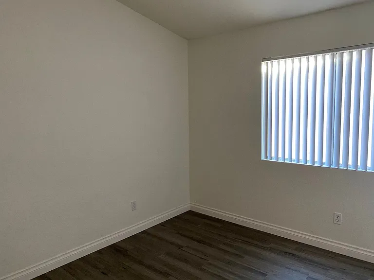8029 Sierra Largo Dr — Photo 16