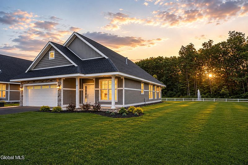 3rd image of 103 Whispering Pines Way
