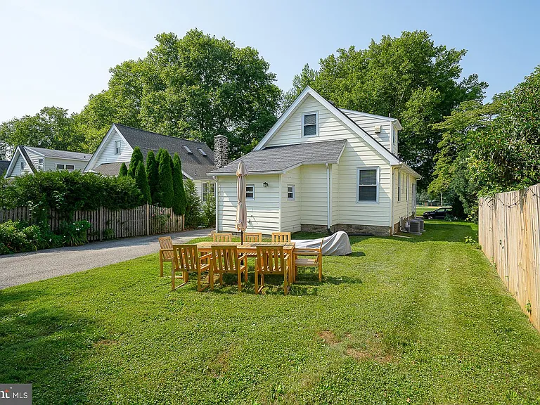 18 Clover Ln — Photo 33