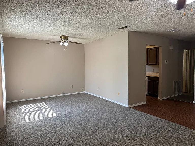 805 SE 4th St #108 — Photo 5