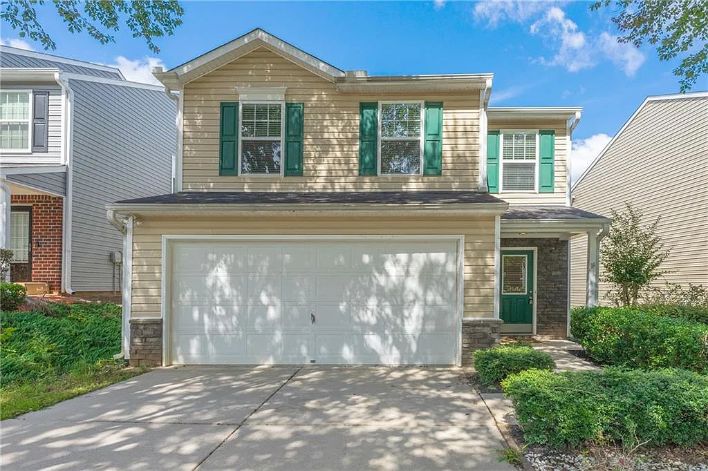 3 bed, 2.5 bath, 1898 sqft, $2,150 — Photo 2