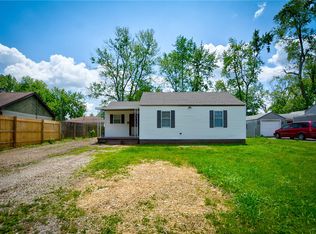 2015 W Leafland Ave, Decatur, IL 62522