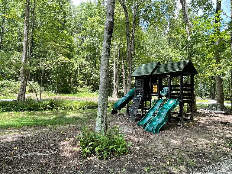 424 Old Jones Rd — Photo 24