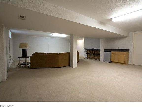5th image of 6930 S Camelot Ct