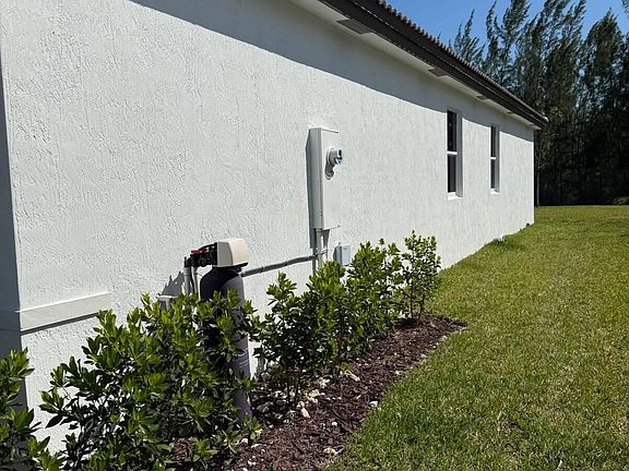 4th image of 2402 SE 30th St