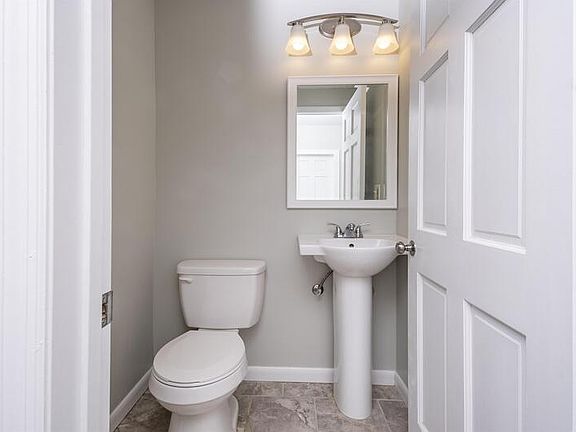 5th image of 338 Saratoga St #2