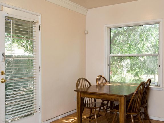 4th image of 2909 Parkside Pl