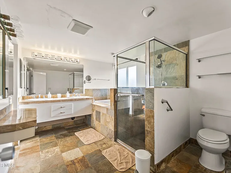1217 Coventry Dr — Photo 26