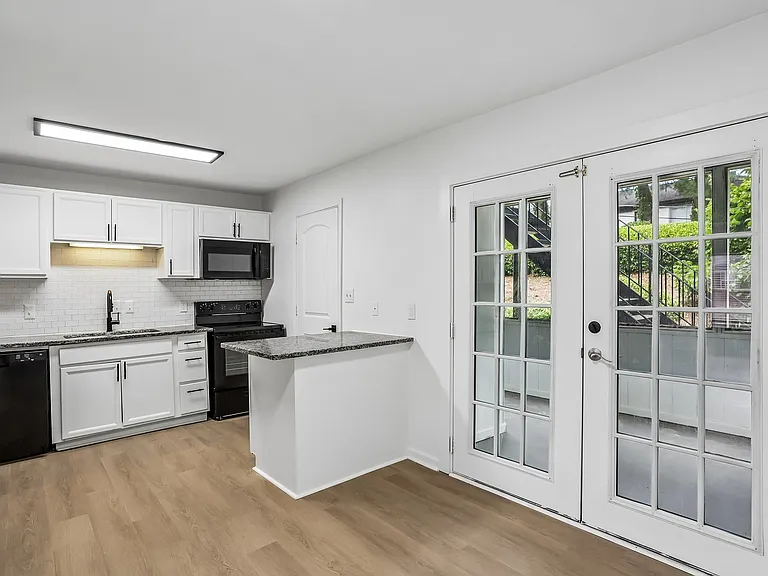ReNew Chastain — Photo 15