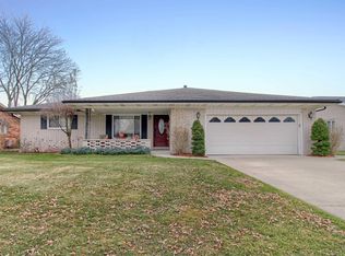 7267 Riverside Dr, Algonac, MI 48001