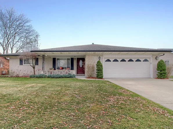 7267 Riverside Dr, Algonac, MI 48001