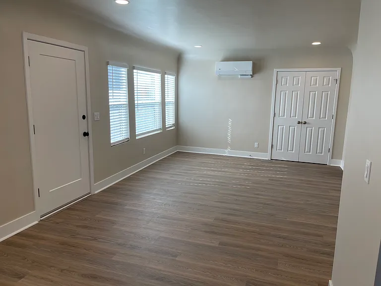 3579 Fairmount Ave — Photo 5