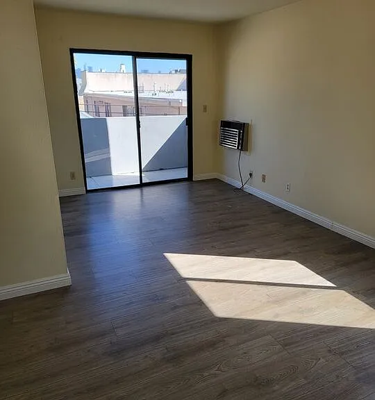 820 S Saint Andrews Pl #303 — Photo 12