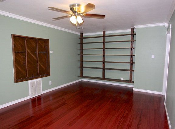2nd image of 411 Paul Pl