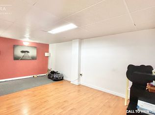 3841 Densbury Dr #2, Mississauga, ON L5N6Z3