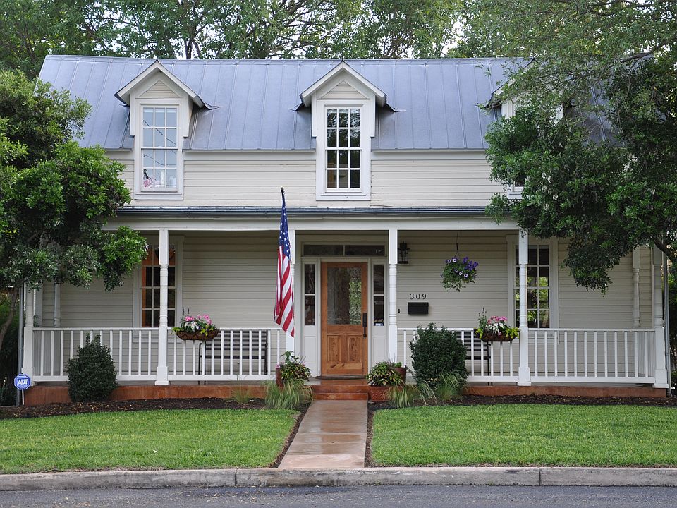 1st image of 309 E Travis St