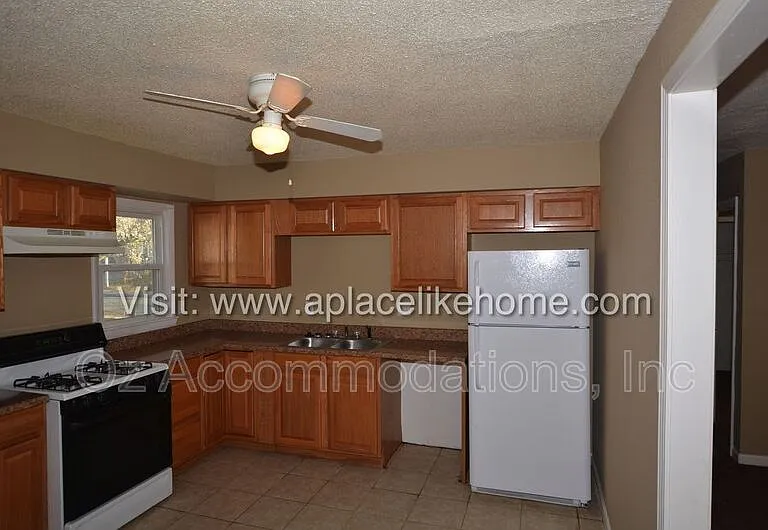 9811 Marsh Ave — Photo 17