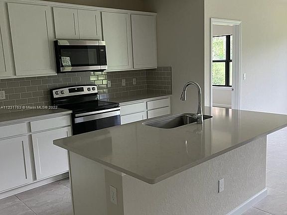 3rd image of 5253 Jasper Sq #5212