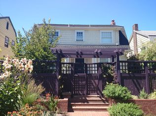 2407 4th Ave N, Seattle, WA 98109