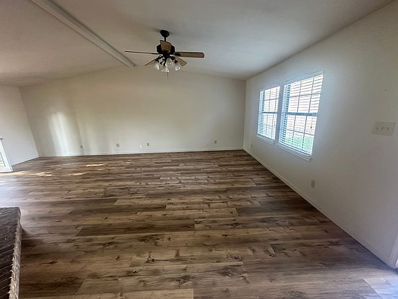 4th image of 2601 Driskill Dr