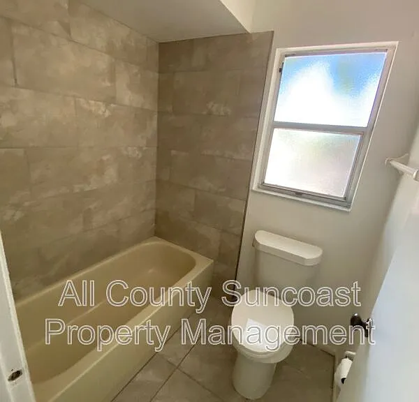 2925 Pinellas Point Dr S — Photo 3