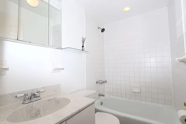 Rented by Nooklyn NYC LLC | media 29