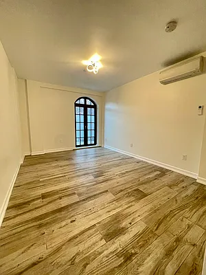 Rented by E Realty International Corp | media 31