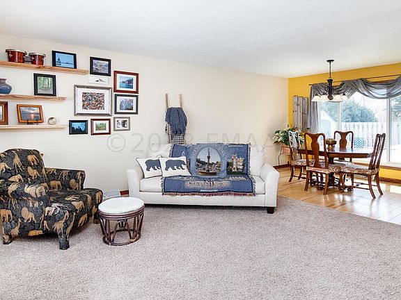 3rd image of 902 Southwood Dr S