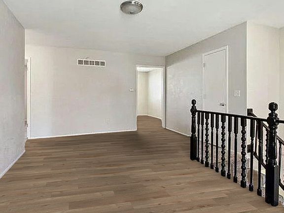 5th image of 15414 E 49th St