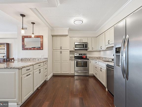 4th image of 3800 Powell Ln APT 1219