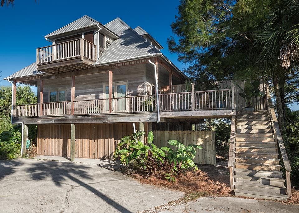 1st image of 154 Bay Ave