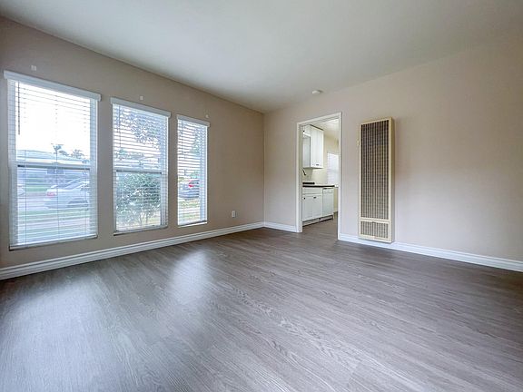 2nd image of 941 Wilbur Ave #941